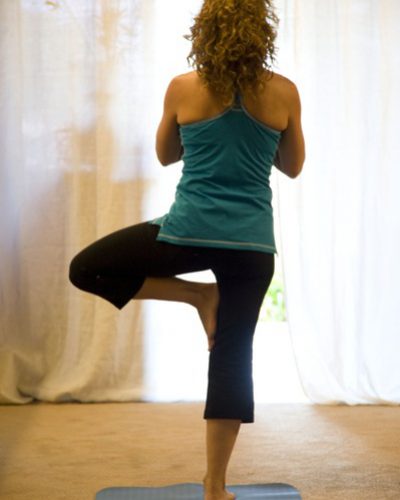 silhouette-woman-leg-standing-sitting-exercise-1344434-pxhere.com_.jpg